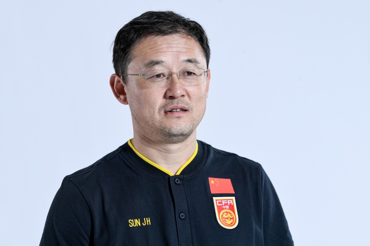 孙继海：国足队员场上展现出来的感觉不努力不拼命 是因能力不够